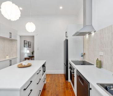 Spacious two bedroom gem in the heart of Evandale - Photo 2