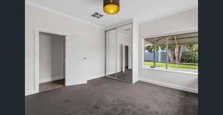 Beautiful family home in Woodville South! - Photo 3