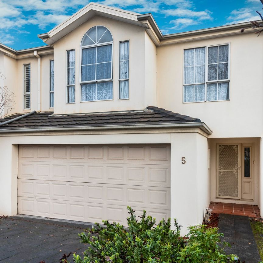 Large Family Home - Photo 2