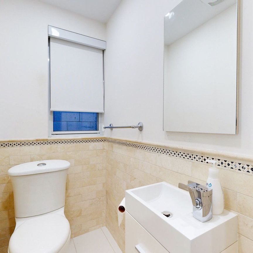 For Lease - 704 Bloor Street, Toronto, Ontario - Photo 1