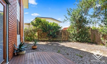 3 Bedroom 2 Bathroom Unit - Photo 5