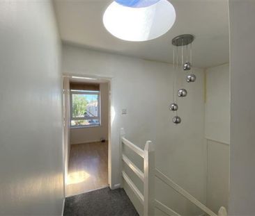 Glen Court, Compton, Wolverhampton - Photo 2