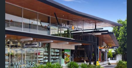 Split Level Living at Exceptional Value - Photo 3