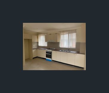 Renovated Unit - Short walk to all! - Photo 5