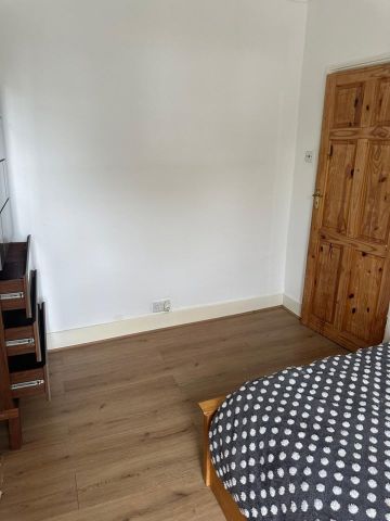 Room in a Shared House, Boswell Road, CR7 - Photo 2