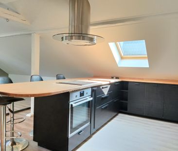 Appartement 3 pièces dernier étage avec une cuisine américaine Fege... - Photo 2
