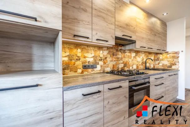 Pronájem zrekonstruovaného bytu 2+kk, os.vl., 49,8 m - Photo 1