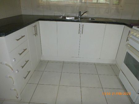 2 Bedroom Unit in Clayton South - Photo 2