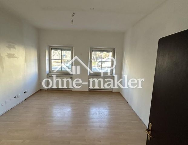 TOLLE ALTBAUWOHNUNG MIT BALKON IM HOCHPATERRE ZUM 01.01.2026 - Photo 1