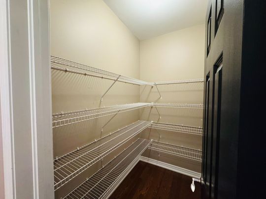 For Lease - 2449 Tesla Crescent, Oakville, Ontario - Photo 1