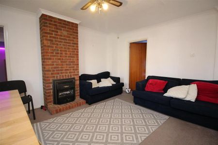6 bedroom house to rent - Photo 4