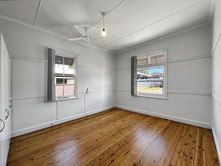 4 Bedroom Home Including Water - Photo 4