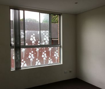 Spacious & Convenient 3-Bedroom Apartment in Prime Hurstville Locat... - Photo 5