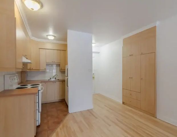 6525 Côte-Saint-Luc | 6525 Côte-Saint-Luc, Montreal - Photo 1