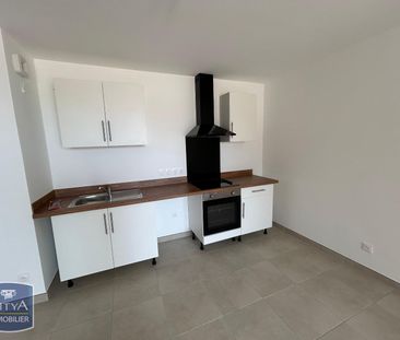 Location Appartement 3 pièces 59m² PORT DE BOUC 13110 - Photo 2