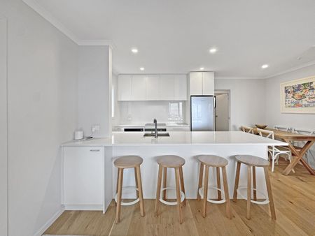 Welcome home to 123 Marine Parade - Photo 4