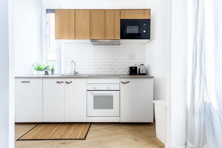 Spacious and bright single room in Piazza Monte Titano - Photo 2