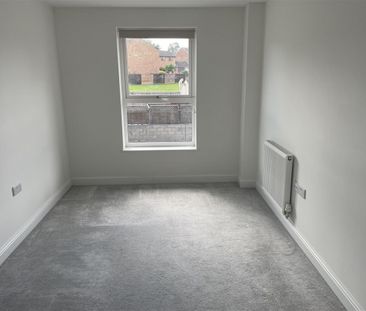 High Street, Cam - Photo 3