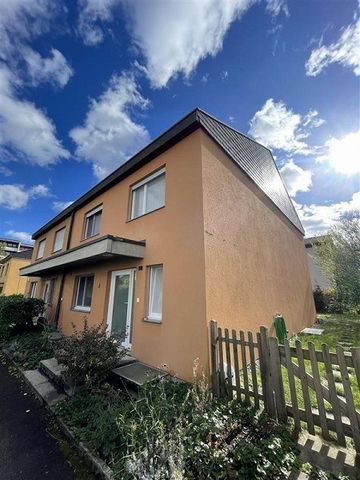 Attraktives renoviertes Doppeleinfamilienhaus - Photo 3