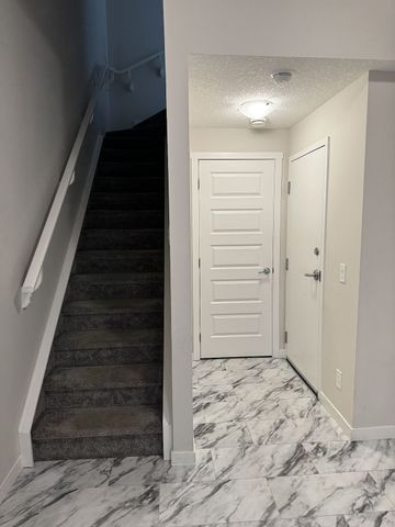 88 - 88 Saddlestone Drive, Calgary - Photo 2