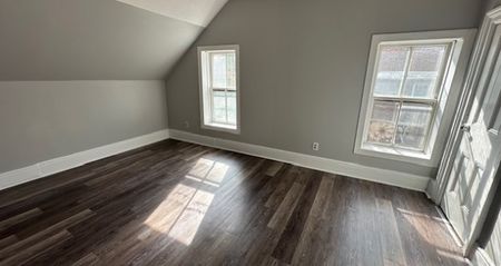 48 Rose, #1, Upper Barrie | $1300 per month | Plus Hydro - Photo 4