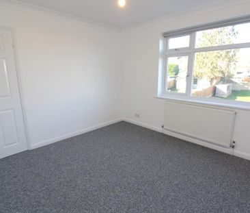 3 bedroom end of terrace house to rent - Photo 3