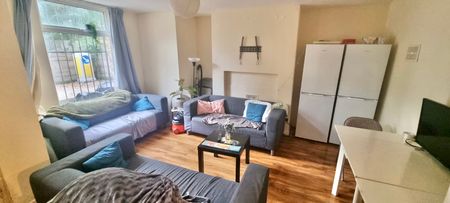 7 Bed - 33 Ebberston Terrace, Hyde Park, Leeds - LS6 1AU - Student - Photo 3