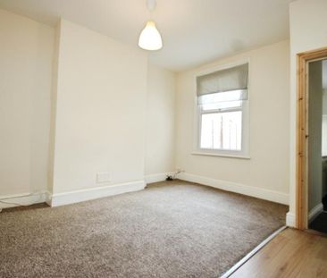 4 bedroom terraced house to rent - Photo 6