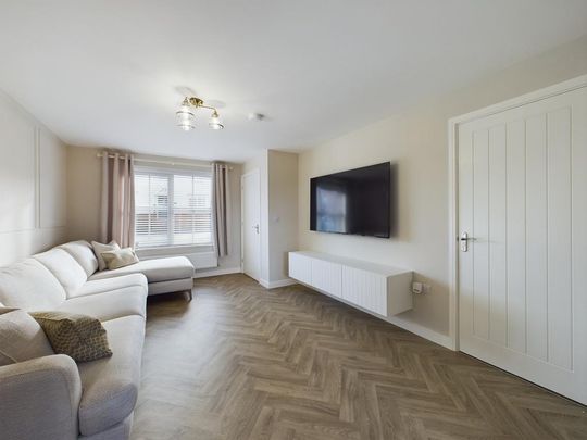 4 bedroom detached house to rent - Photo 1