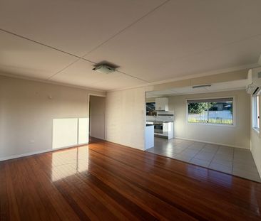 Large Three Bedroom Home in Central Southport - Photo 5