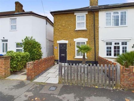 Cambridge Road, Walton-on-thames, KT12 - Photo 2