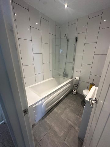 2 Bed Flat, Manor Mount, SE23 - Photo 3