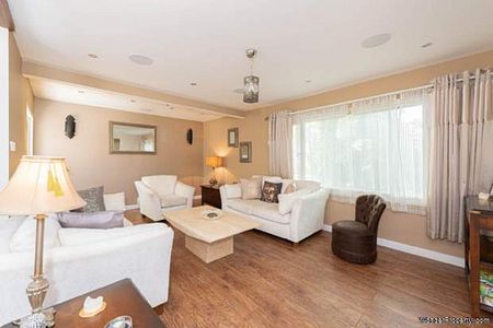 5 bedroom property to rent in Epsom - Photo 4