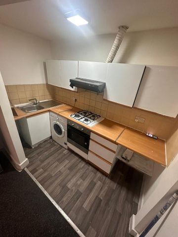 2 bedroom flat to rent - Photo 3