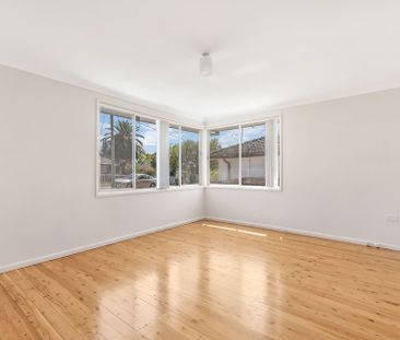 Beautiful Three Bedroom Home! - Photo 1