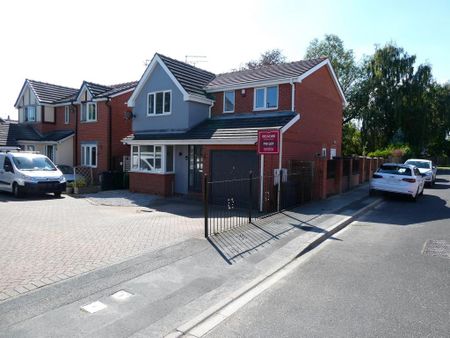 4 bedroom detached house to rent - Photo 2