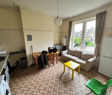 3 bedroom flat to rent - Photo 2