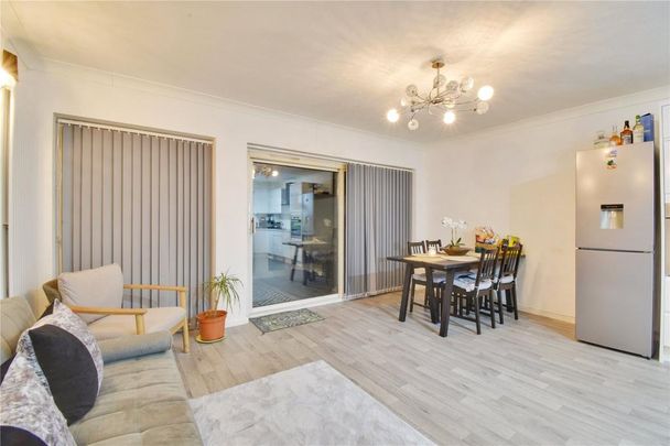 3 bedroom terraced house to rent - Photo 1