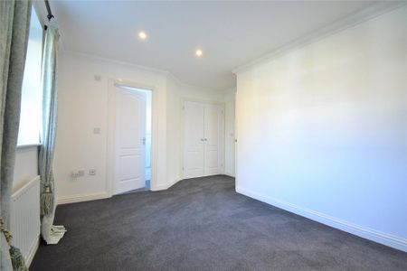 3 bedroom end of terrace house to rent - Photo 5