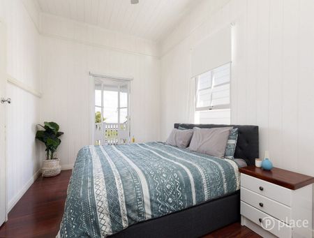 Charming Queenslander in Sought After Locale! - Photo 5