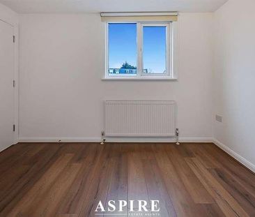 High Road, Benfleet, SS7 - Photo 6