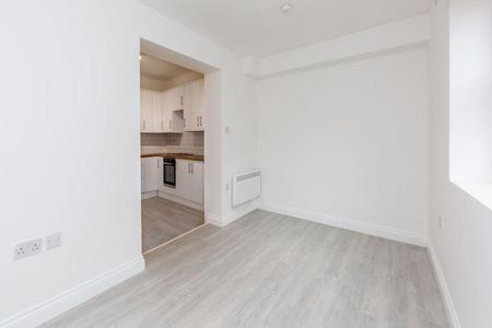 spacious 3 bedroom property close to Hackney downs - Photo 5