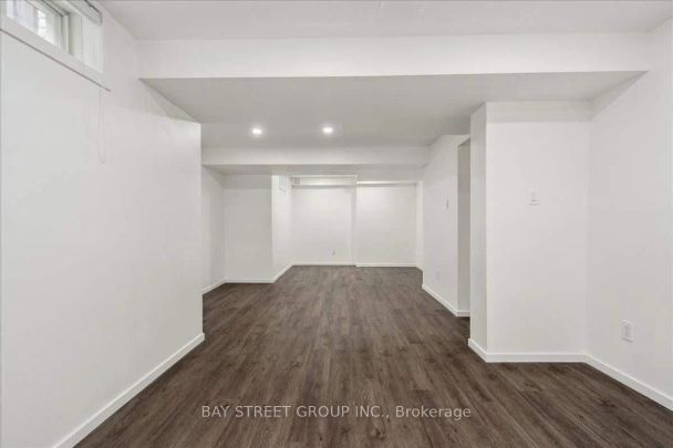 Property For Lease | S8270898 - Photo 1