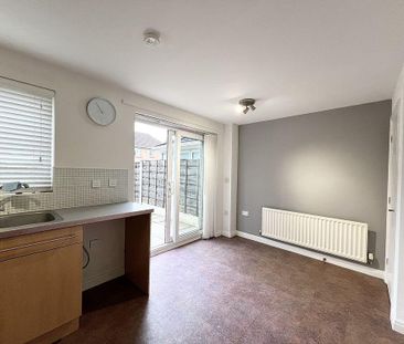 3 bedroom semi-detached house to rent - Photo 2