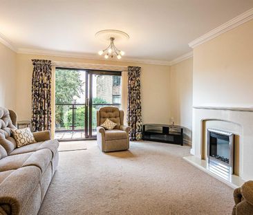Rent Flat 3 The Mews, Ringinglow Road, S11 £1,225pcm - Photo 1