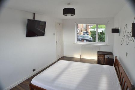 3 bedroom semi-detached house to rent - Photo 5