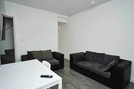 56 Rendell Street - Photo 2