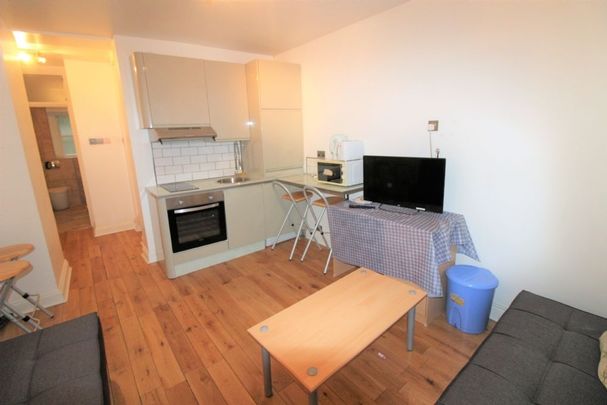 1 Bed Flat, Jessel House, WC1H - Photo 1