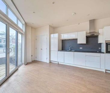 Slough, Berkshire, SL1 - Photo 4