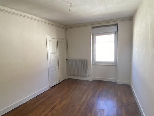 Location Appartement 3 pièces 79m² LE CREUSOT 71200 - Photo 1